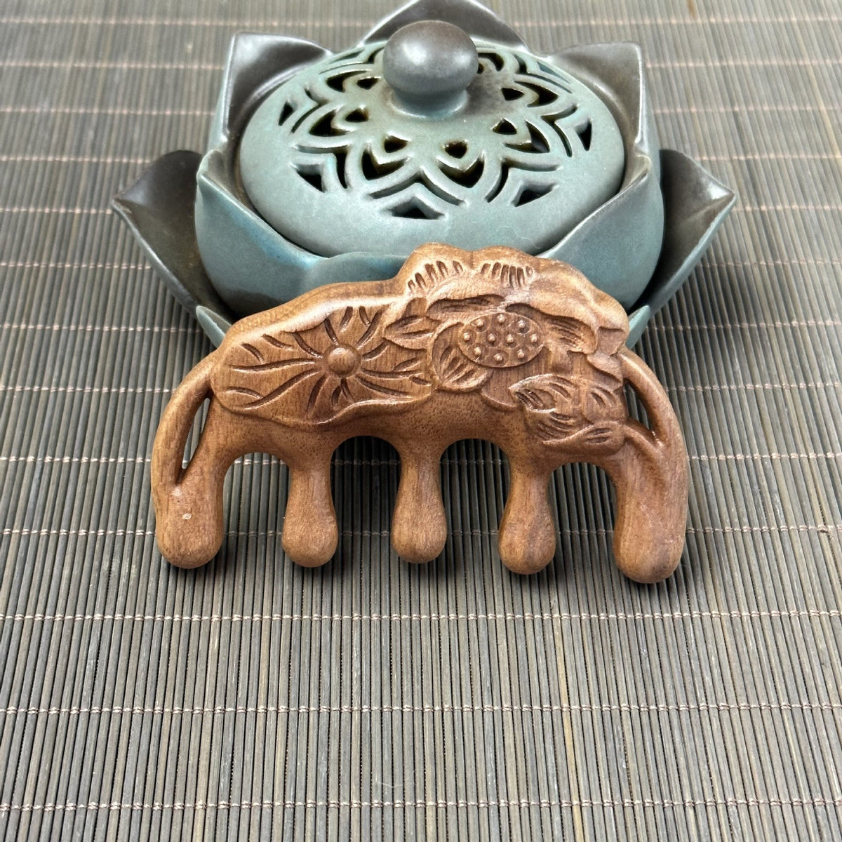 Sandalwood Ergonomic Scalp & Body Massager
