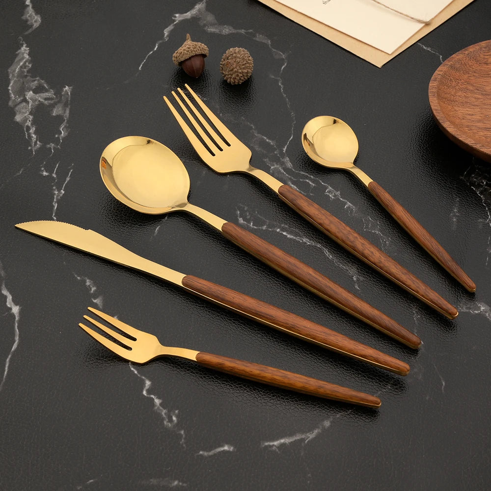 Golden Elegance Dining Set: Luxe Cutlery & Tableware Collection.